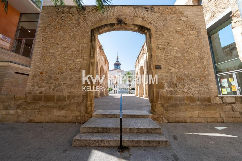 Foto 985bac60-cfb6-462a-bf91-0c1126e04d7e. Gebäude in Centre Tortosa