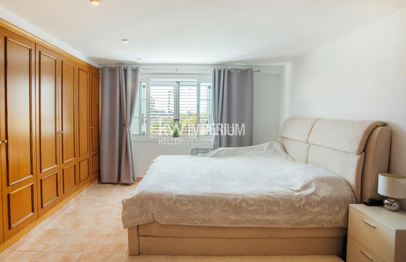 Foto 2f3c7f16-34c1-4fc8-a507-e4c022f86b95. Alquiler piso exclusiva vivienda con vistas al mar en Tarragona