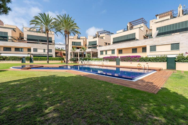 Foto 16e0ec27-4398-449e-b5e9-7f86fdfe9d31. Duplex with heating parking pool in Els Munts Torredembarra