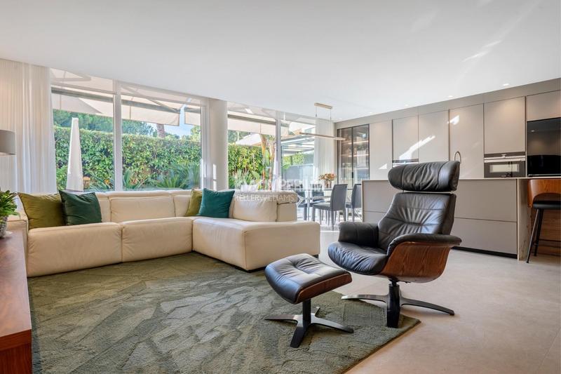 Foto 3ad2a546-7f85-45f9-b564-4149ae307b07. Duplex with heating parking pool in Els Munts Torredembarra