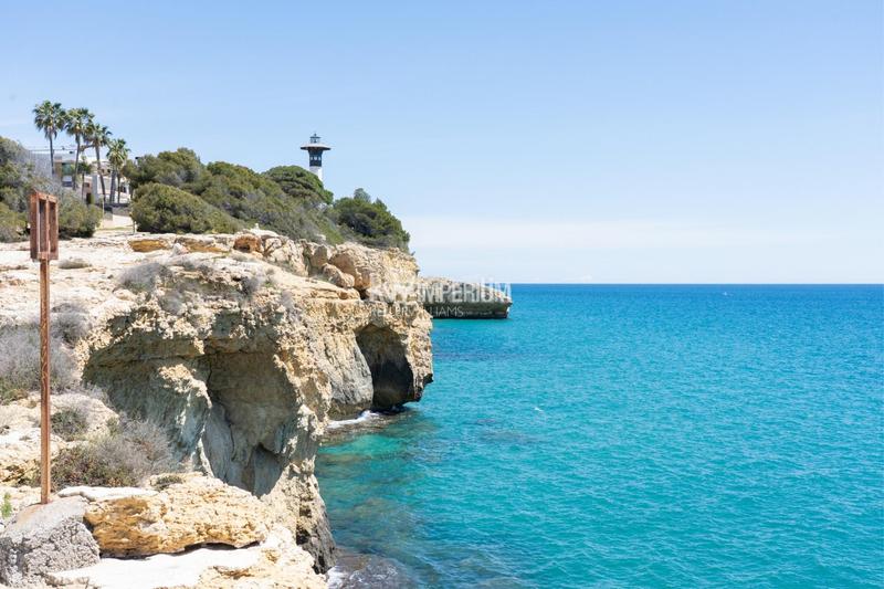 Foto 5ce4b146-0b5a-4da4-98c3-4b781901d04a. Duplex with heating parking pool in Els Munts Torredembarra