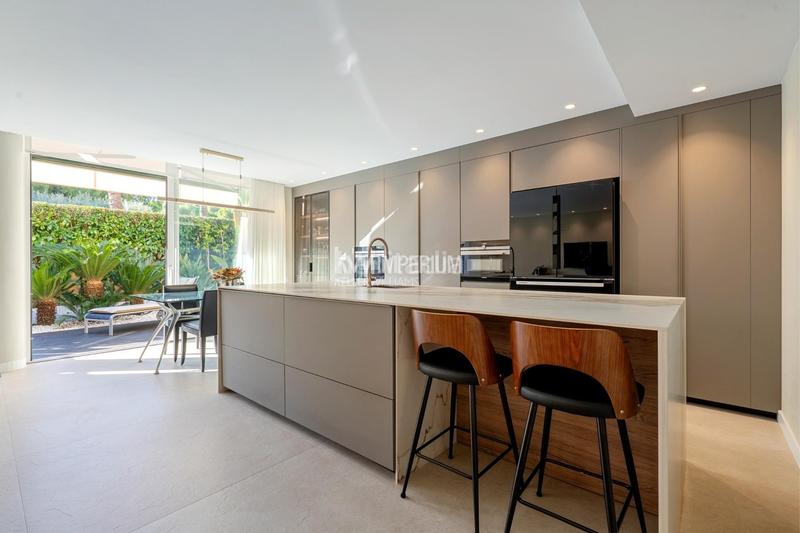 Foto 72635d86-3ad8-44ca-b16e-784d50e88394. Duplex with heating parking pool in Els Munts Torredembarra