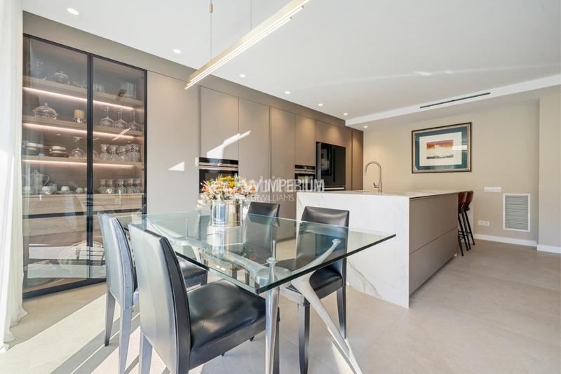 Foto cf20056a-2f85-48fe-aa50-23d34cfb5df1. Duplex with heating parking pool in Els Munts Torredembarra