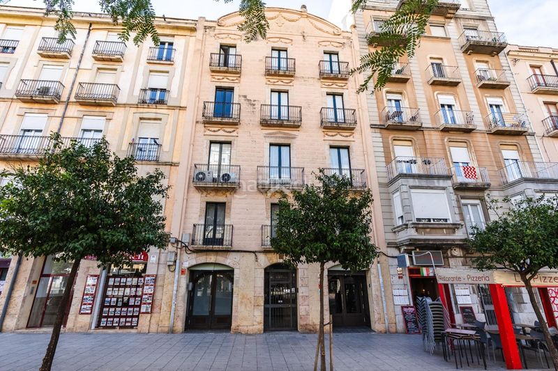 Foto b64f059f-c610-4484-8e94-9b7aee8cf6fb. Affitto locale commerciale in Eixample Tarragona