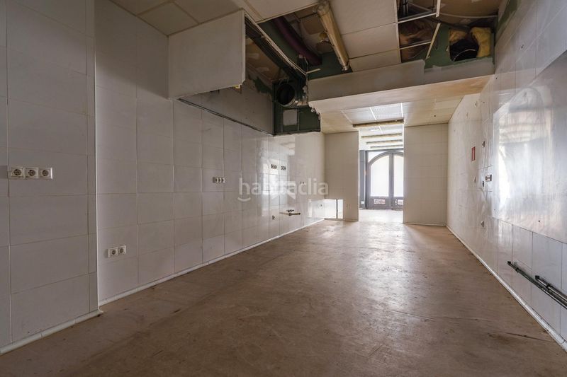 Foto 1b3dc965-a969-49dd-9325-dd2a3526d6ae. Location local commercial dans Eixample Tarragona