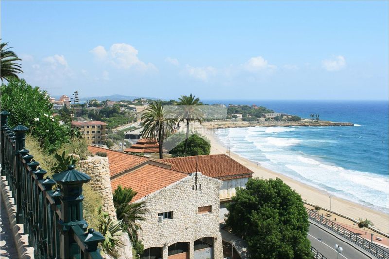 Foto 65870053-cd32-49a3-a8fc-c5749bb2aba0. Lloguer local comercial a Llevant Tarragona