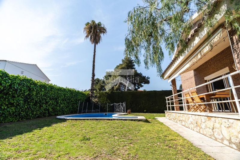 Foto 1729e35d-3d7a-44c4-957a-cc5a898a6b11. Casa amb aparcament piscina a Urbanitzacions de Llevant Tarragona