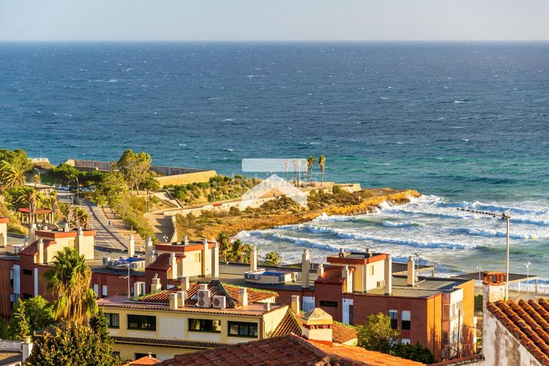 Foto 36859635-1142-4e2d-9c44-3cc4e51efc12. Casa amb aparcament piscina a Urbanitzacions de Llevant Tarragona