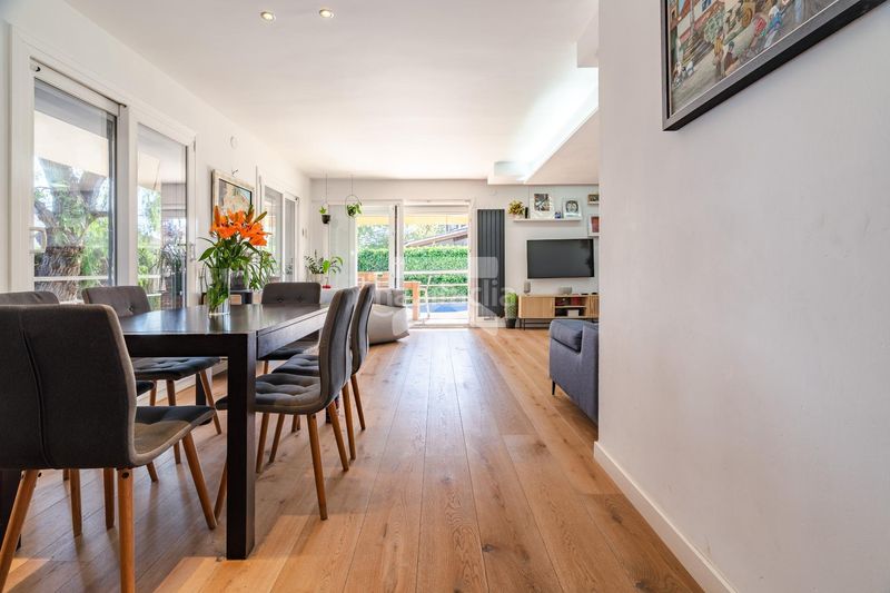 Foto 8010053f-f89d-4f7a-a9af-ece6d07002d6. Casa amb aparcament piscina a Urbanitzacions de Llevant Tarragona