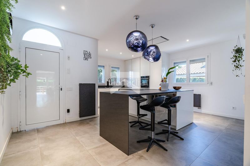 Foto 9347bb33-109f-4379-8575-8c1fee913d92. Casa amb aparcament piscina a Urbanitzacions de Llevant Tarragona