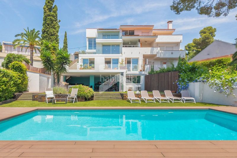 Foto 376bcf31-38c6-4a82-9dfe-70ca37ffbeb5. Casa aparellada amb aparcament piscina a Urbanitzacions de Llevant Tarragona