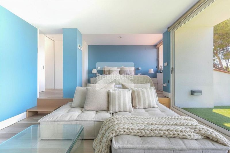 Foto 3b5b5a83-062b-4654-b50d-6a650f2ccfe7. Casa aparellada amb aparcament piscina a Urbanitzacions de Llevant Tarragona