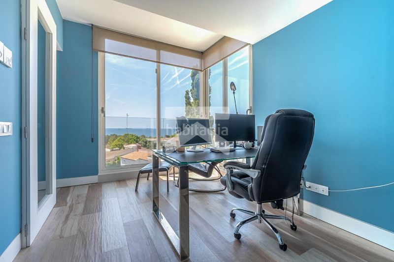 Foto 5548aa10-68c7-4ee7-b854-b3674830c986. Casa aparellada amb aparcament piscina a Urbanitzacions de Llevant Tarragona