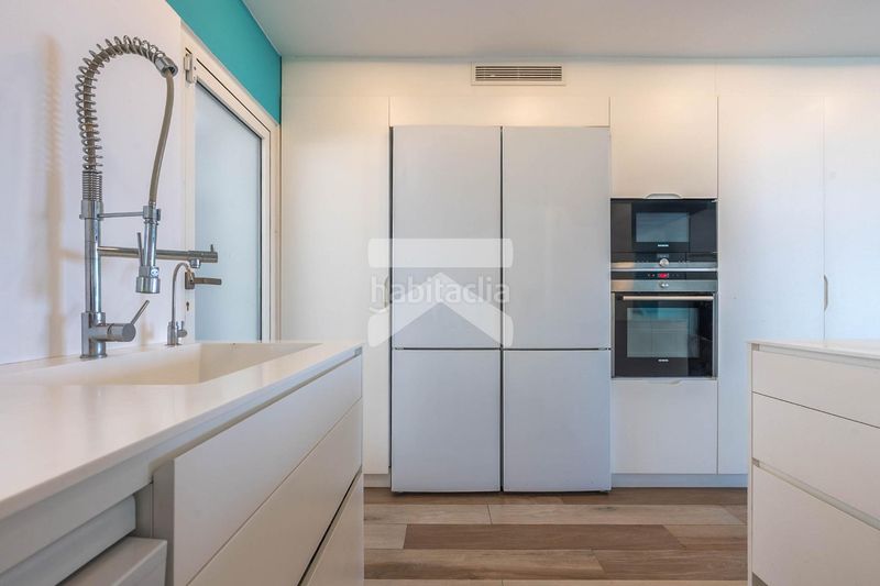 Foto 806e7f2f-3c14-455e-8c7d-e00e19a7178b. Casa aparellada amb aparcament piscina a Urbanitzacions de Llevant Tarragona