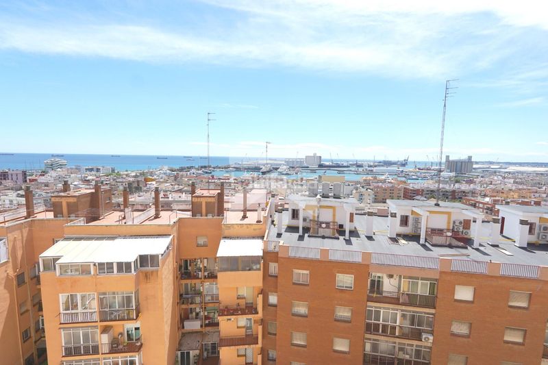 Foto 5e83397a-e89d-46cc-a723-85f376503960. Flat with parking in Nou Eixample Sud Tarragona