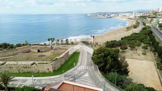 Casa  Paseo maritim rafael casanova. Oportunidad exclusiva en la costa dorada