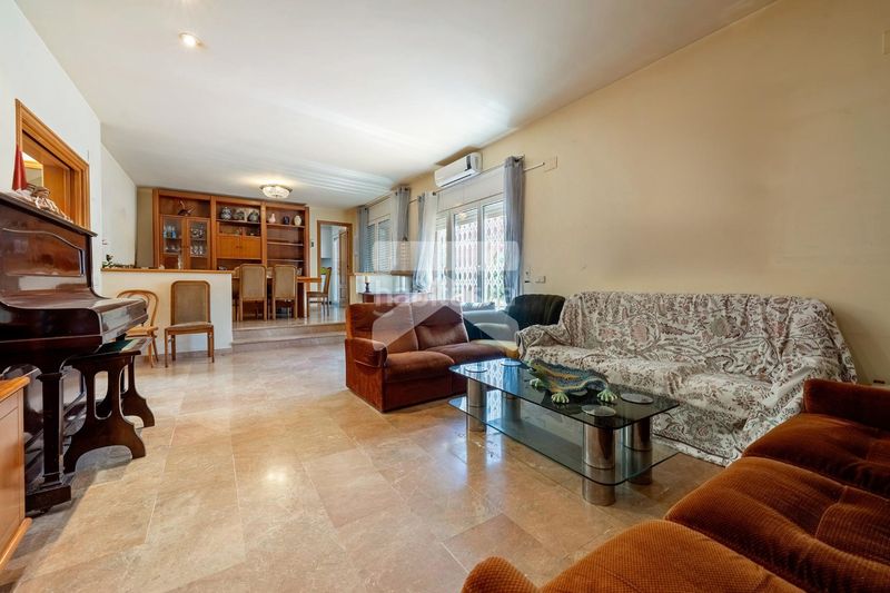 Foto 7c4bd460-fa39-4644-9674-b3d9e21637c0. Chalet avec chauffage parking piscine dans Mestral Reus