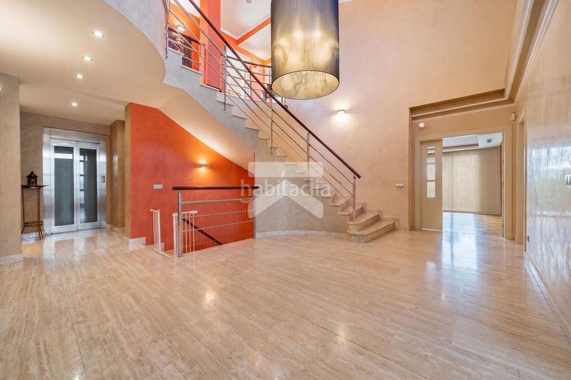 Foto 520c21e5-6fbb-452b-ae0d-149d3f79bfa6. Chalet villa de elegancia atemporal en Vilafortuny Cambrils