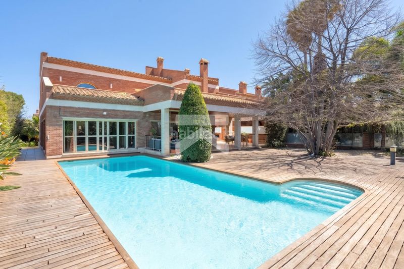 Foto a5448ee4-aa9a-4758-a212-1cd9b41cc27b. Chalet villa de elegancia atemporal en Vilafortuny Cambrils