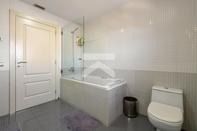 Foto bfc3e878-df31-4b89-aa02-47b7122732ad. Chalet villa de elegancia atemporal en Vilafortuny Cambrils
