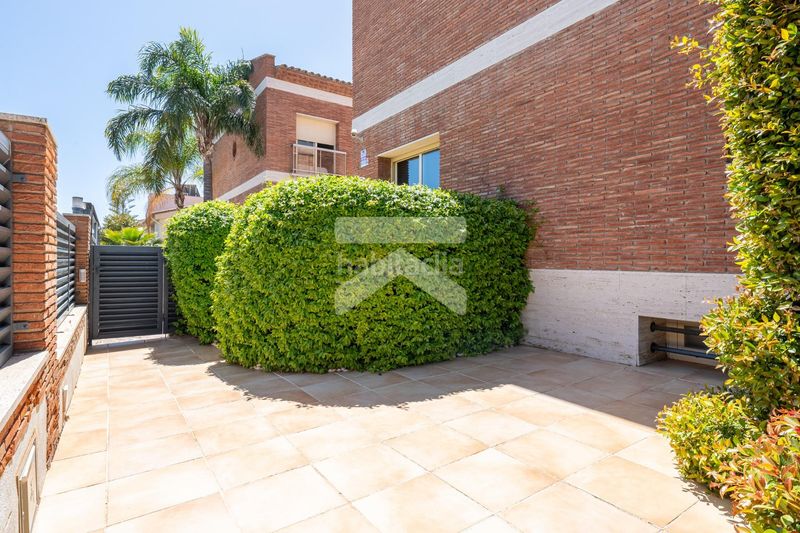 Foto e63efb0f-ed9d-41c5-b653-81e10750eb47. Chalet villa de elegancia atemporal en Vilafortuny Cambrils