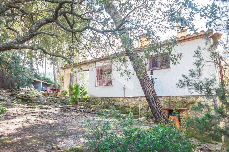 Foto 98f511c3-d7a1-479a-9326-25dd121f9247. House with heating parking pool in Pratdip