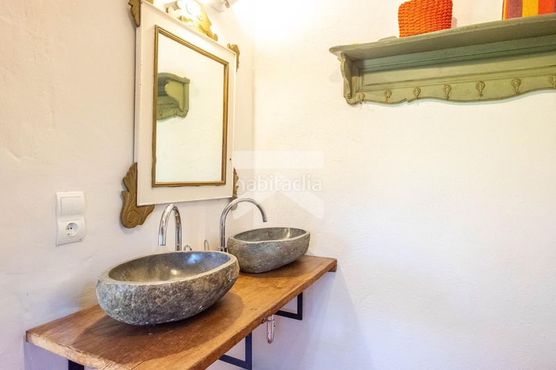 Foto a2102ccc-5b3a-4f35-82b9-3fd7298450f5. House with heating parking pool in Pratdip