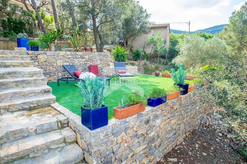 Foto ea55525e-9c17-4b1d-8ea8-a9b4e1813b3b. House with heating parking pool in Pratdip