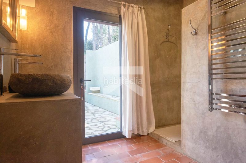 Foto eef53223-f944-457d-b3cc-a1dfd52a8734. House with heating parking pool in Pratdip