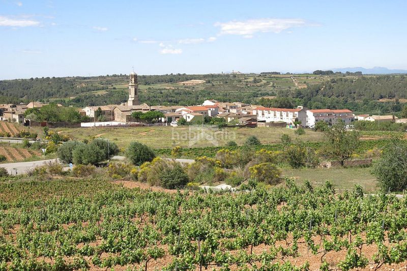 Foto f0f85edf-138d-4c42-8f72-b0ea1f6d6b88. Masia amb aparcament a Montferri