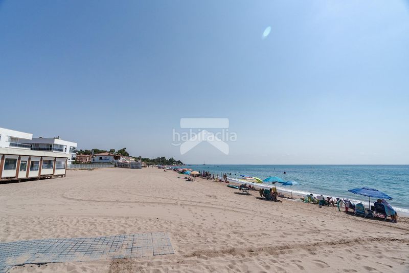 Foto 35aa863a-54dd-47e3-b612-7a5802924d20. Casa aparellada amb calefacció aparcament piscina a Mont-roig del Camp