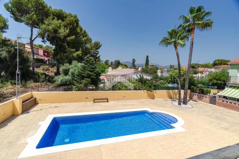 Foto 395b5f79-d5b9-4ac4-80ed-38764a64ca26. Casa aparellada amb calefacció aparcament piscina a Mont-roig del Camp