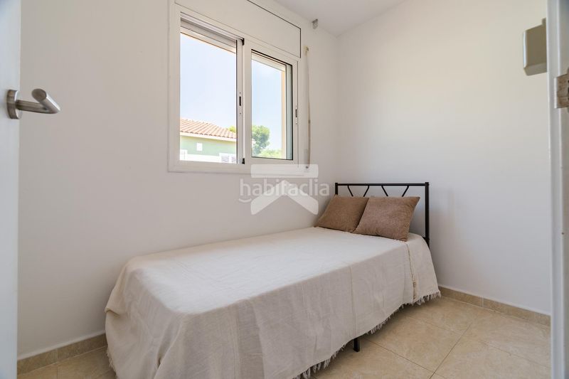 Foto 3f63d029-ae7e-4b97-b629-152143977f49. Casa aparellada amb calefacció aparcament piscina a Mont-roig del Camp
