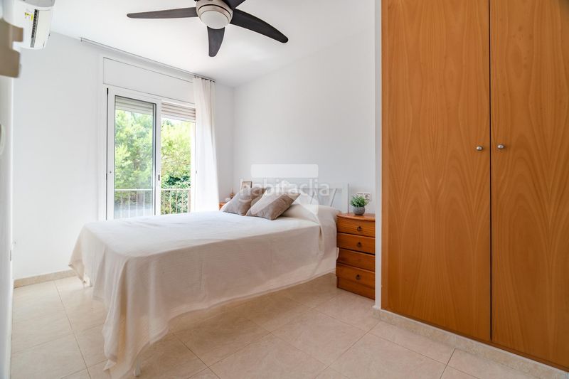 Foto b330e822-9627-45f0-b279-a81336209cad. Casa aparellada amb calefacció aparcament piscina a Mont-roig del Camp