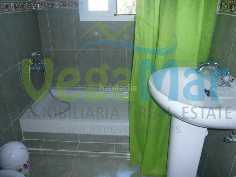 Foto 8d0b97f7-7ec4-46c7-b533-b10d05668bf5. Masía referencia f409
se vende cortijo en cazulas (otivar). esta parcela de 50.000m2 contiene jardines, frutales y olivos. en ella está en Otívar