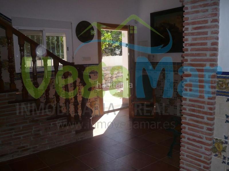 Foto ca1b8e52-079e-4b01-ae9c-a3d9ebed3031. Masía referencia f409
se vende cortijo en cazulas (otivar). esta parcela de 50.000m2 contiene jardines, frutales y olivos. en ella está en Otívar
