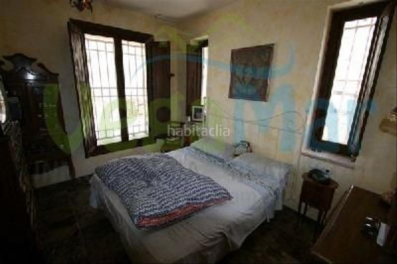 Foto 54d493b7-ce90-4b62-b0a9-1da44565ac3e. Casa referencia ch401. vendemos este espectacular chalet, con tres dormitorios muy grandes, salón, dos baños, terraza enorme, aire clim en Salobreña