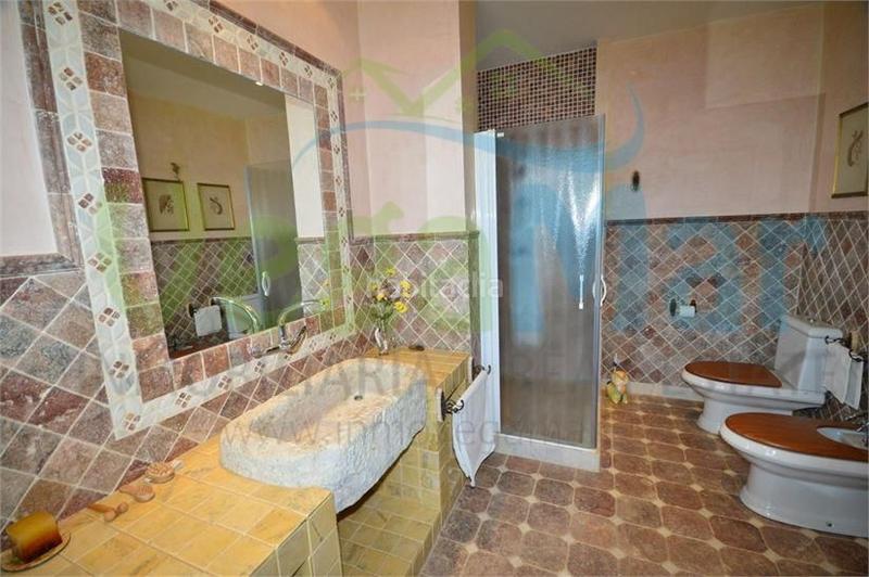 Foto 6742d4b7-5a1e-4ccb-9a5e-59bae19ba708. Casa referencia ch401. vendemos este espectacular chalet, con tres dormitorios muy grandes, salón, dos baños, terraza enorme, aire clim en Salobreña