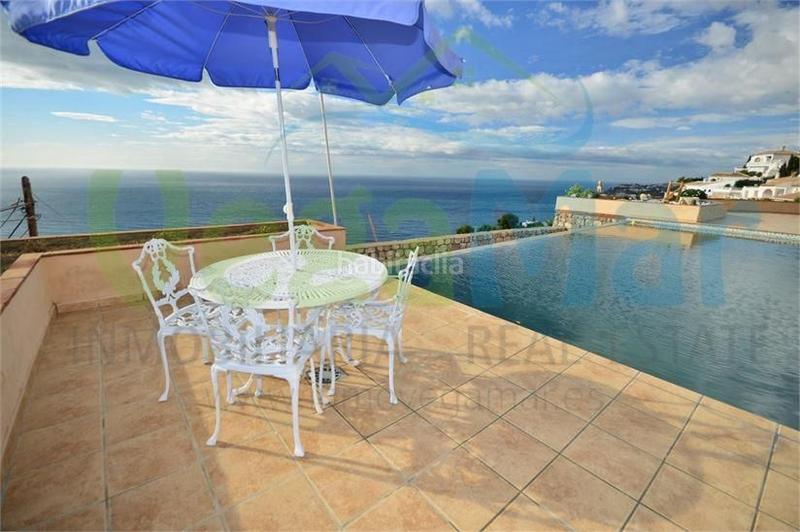 Foto e6898802-9c8e-4a59-863a-53f05ead22ce. Casa referencia ch401. vendemos este espectacular chalet, con tres dormitorios muy grandes, salón, dos baños, terraza enorme, aire clim en Salobreña