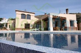 Maison  Barrio alfamar. Referencia ch401. vendemos este espectacular chalet, con tres do