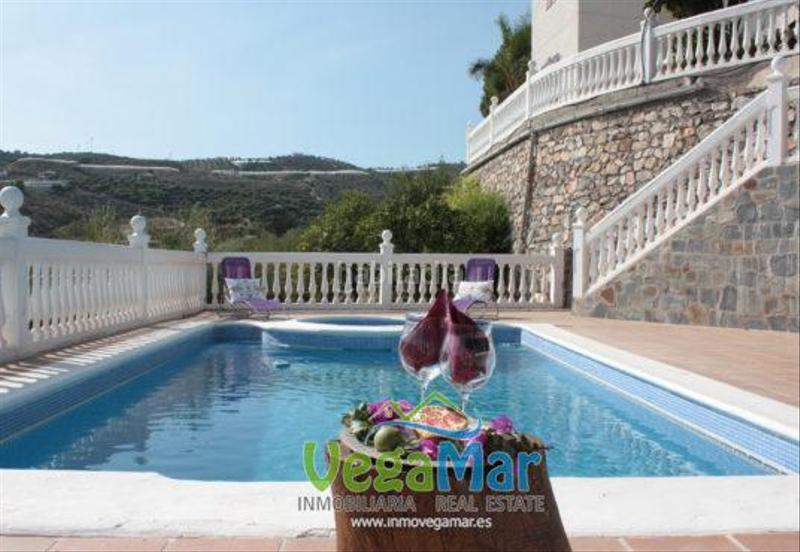 Foto d70b5357-aa1f-42d6-b998-c1d08eb35f3f. Casa con parcheggio piscina in Ítrabo