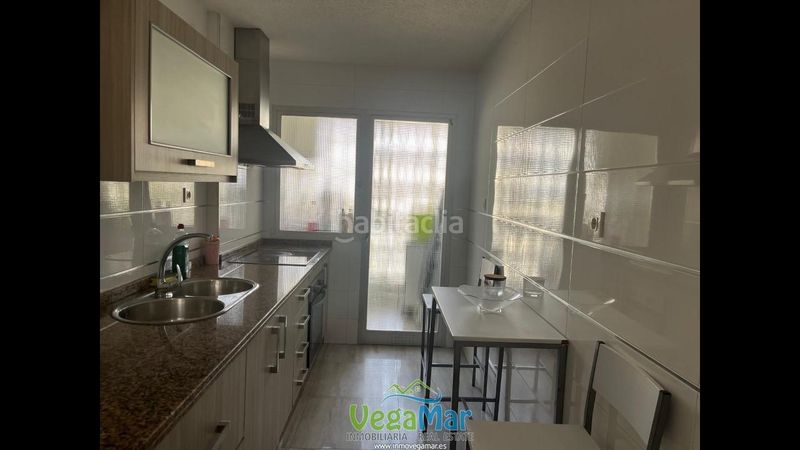 Foto 518cd146-4fce-4634-99c1-bd8093cf6cf2. Lloguer pis a Almuñecar centro Almuñécar