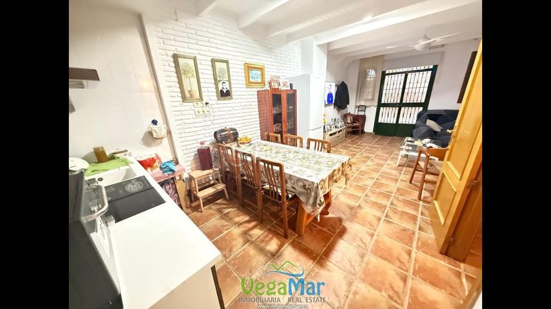 Foto 4506a995-b41d-4ca4-9ee2-35c32a205814. Local comercial a Almuñecar centro Almuñécar