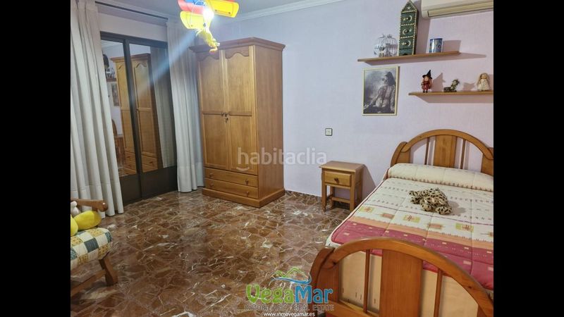 Foto 2aed28ec-e3f6-4cb7-be23-c5b1f63acb31. Casa amb aparcament a Motril ciudad Motril