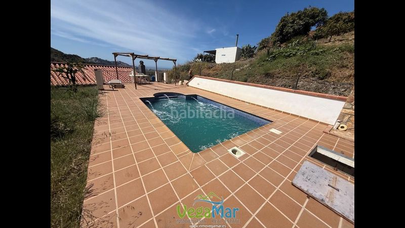 Foto d71c7bdb-e24e-4c0c-89db-92bd2030532c. Masia amb piscina a Ítrabo