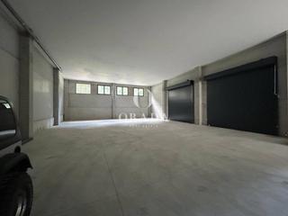 Lloguer Nau industrial a Arinsal-Erts. Nave industrial de 355 m en la massana  espacio moderno en entor