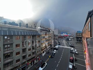 Flat  Carrer sant jordi. Pis en venda al centre del pas de la casa