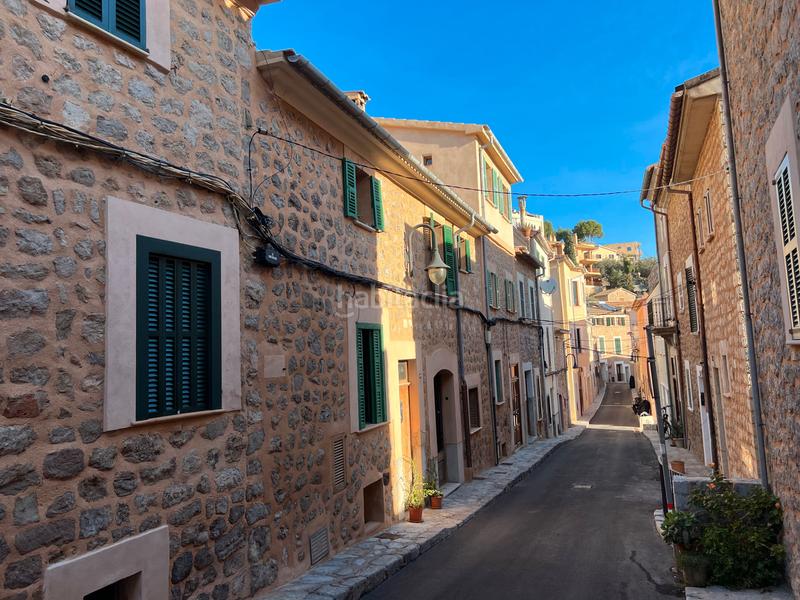 Foto f2cf338a-beb1-442d-aa9b-13823b6c2130. Edifici a carrer de santa apol·lonia 6 a Sóller