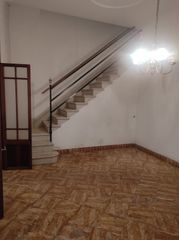 Maison dans Carrer comer. Casa con 5 habitaciones