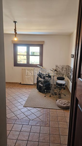 Foto 051391a2-7045-4010-89ad-f57a8a56b52c. Xalet amb xemeneia calefacció aparcament piscina a Marratxí